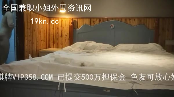 【蜜桃作品】PMTC003大胸医师的乳交性治疗婆和单男，单男爱上老婆的高跟